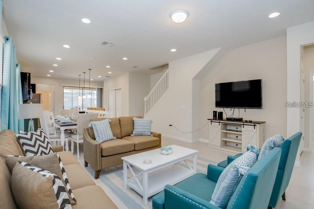 Image 5 of 41 For 8816 Corcovado Drive