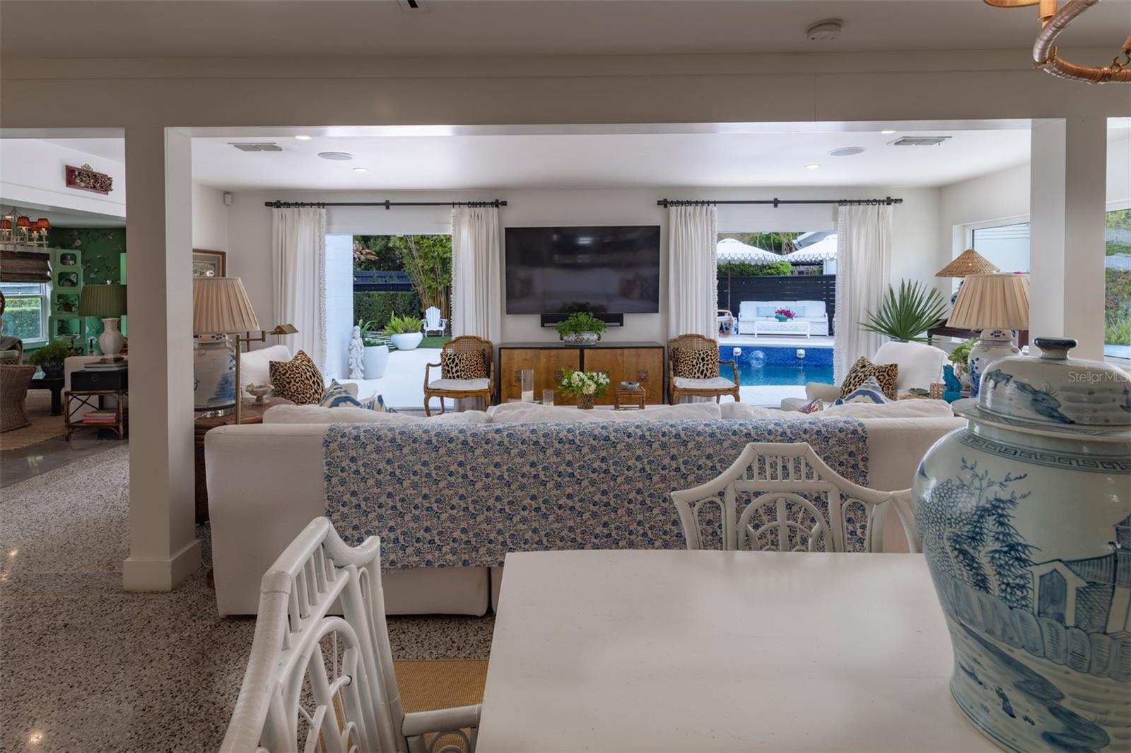 Image 18 of 64 For 647 Randy Lane