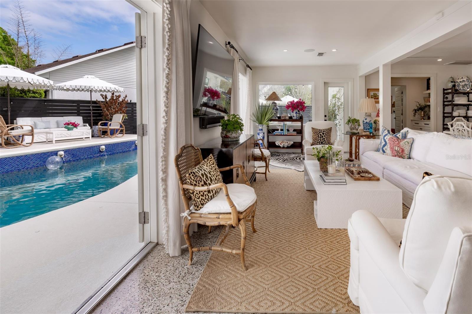 Image 21 of 64 For 647 Randy Lane