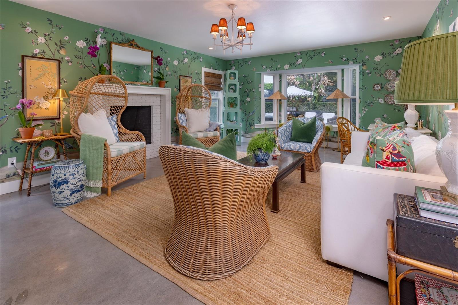 Image 25 of 64 For 647 Randy Lane