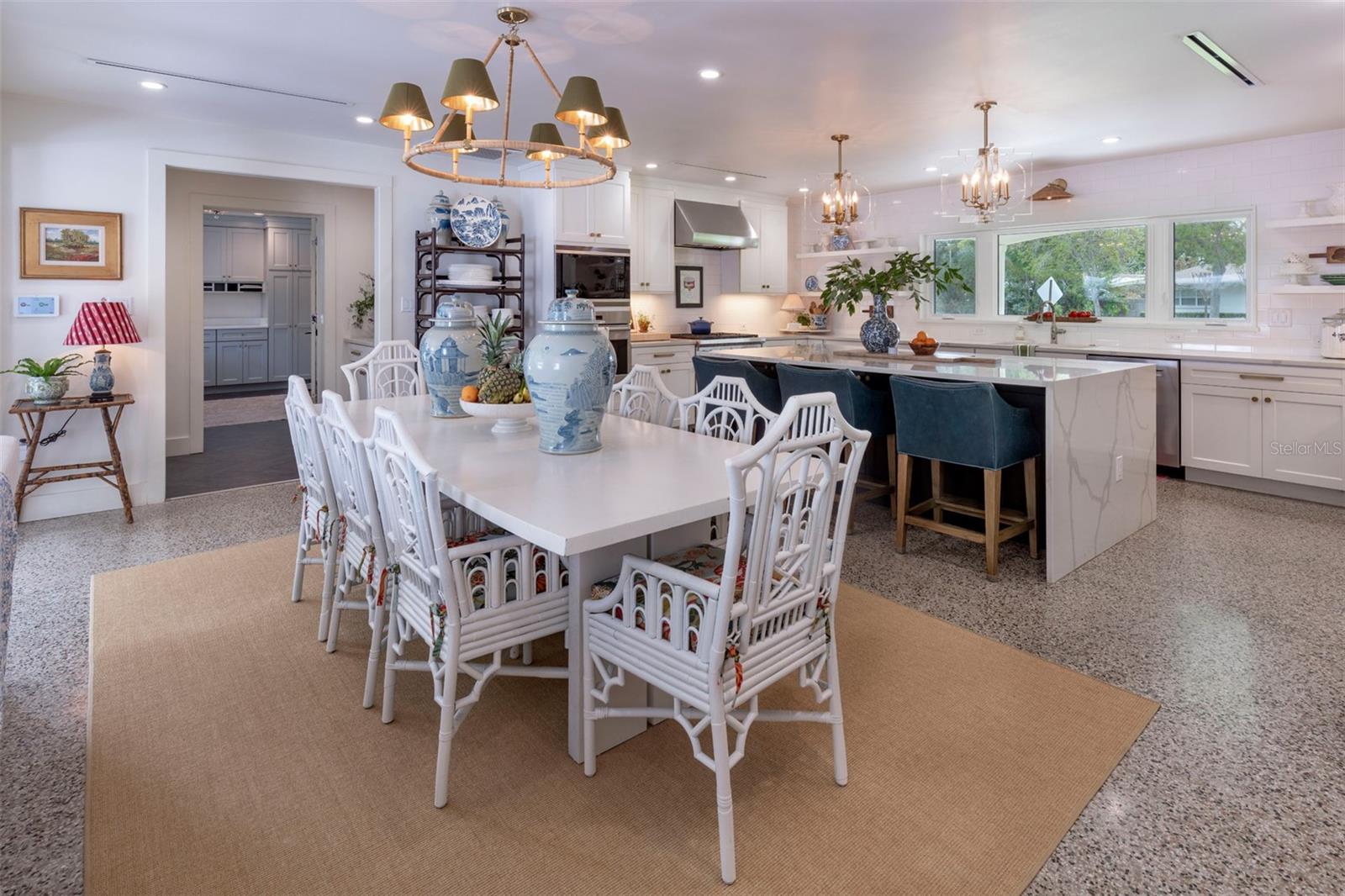 Image 5 of 64 For 647 Randy Lane