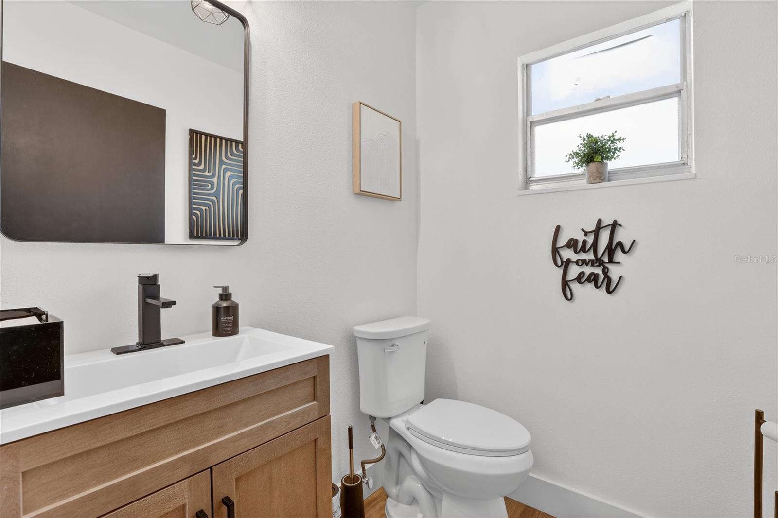 Image 11 of 34 For 1922 Hillcrest Street