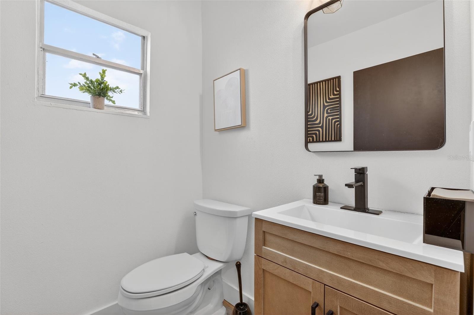 Image 12 of 34 For 1922 Hillcrest Street