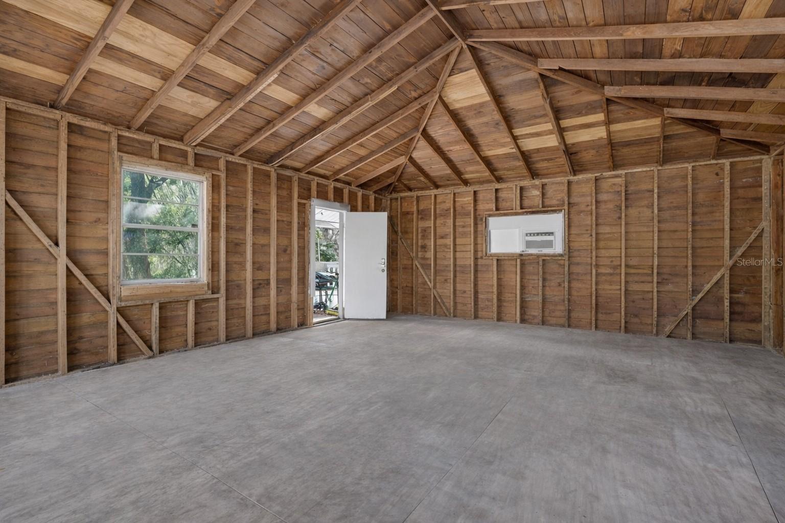 Image 16 of 34 For 1922 Hillcrest Street