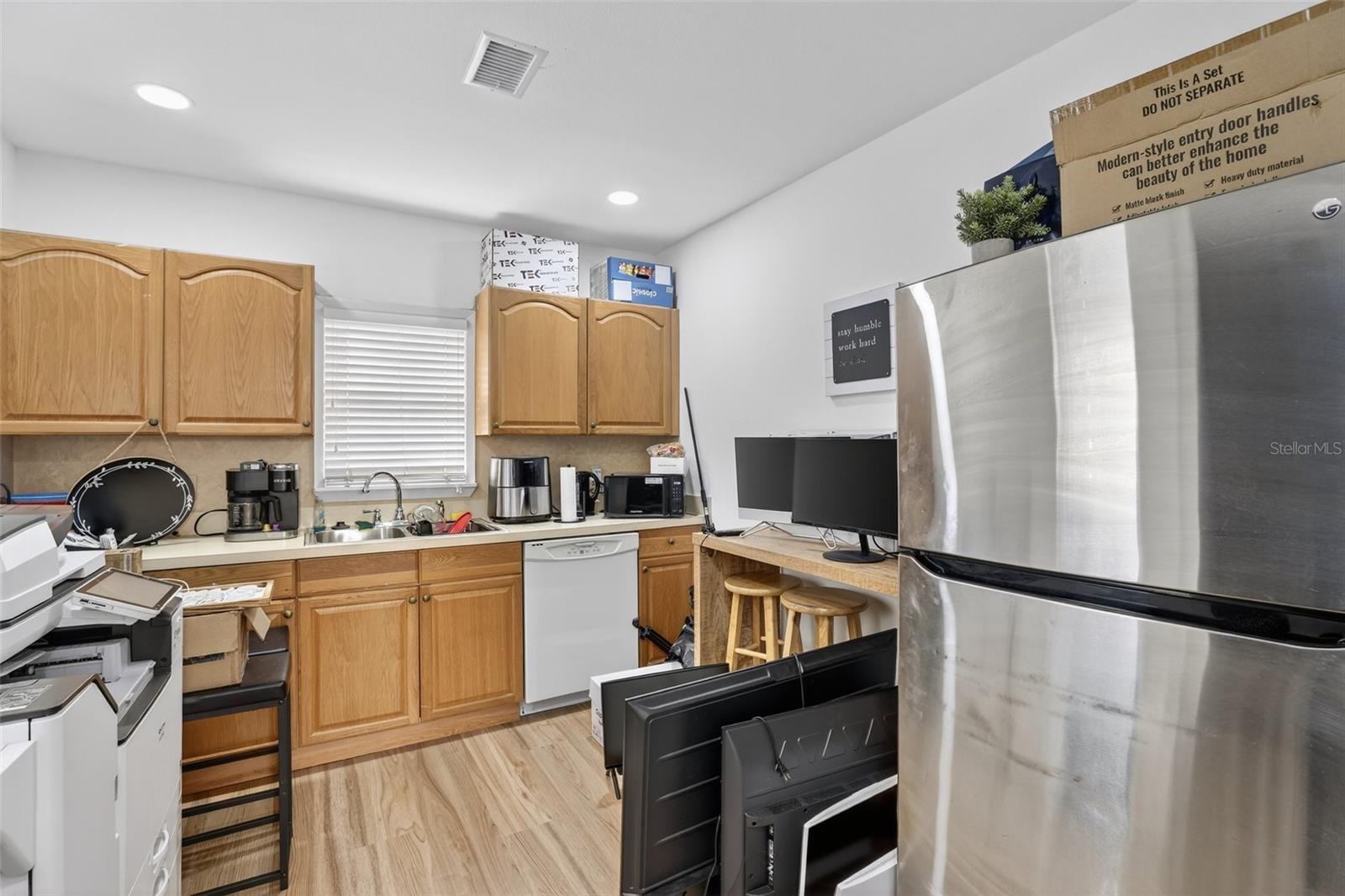 Image 9 of 34 For 1922 Hillcrest Street