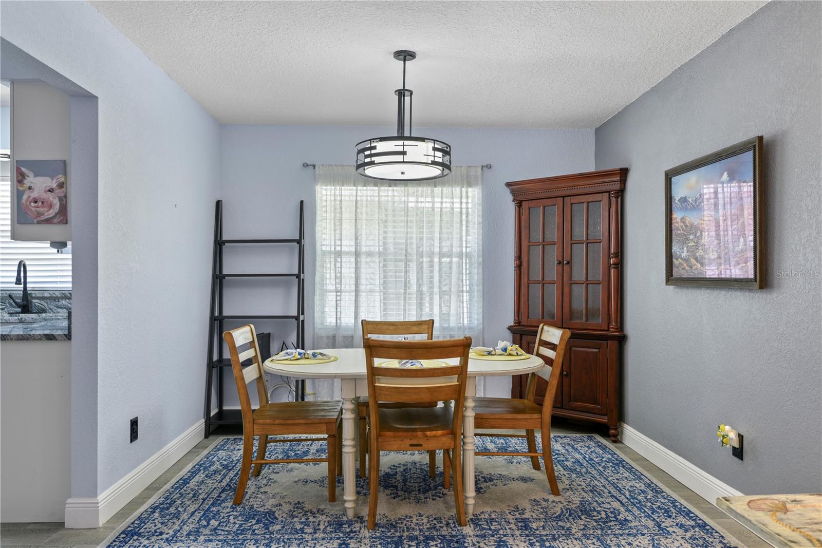 Image 10 of 26 For 925 Smith Street