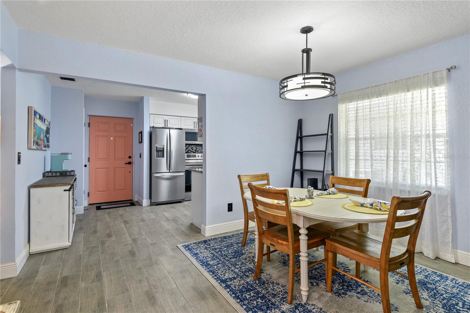 Image 9 of 26 For 925 Smith Street