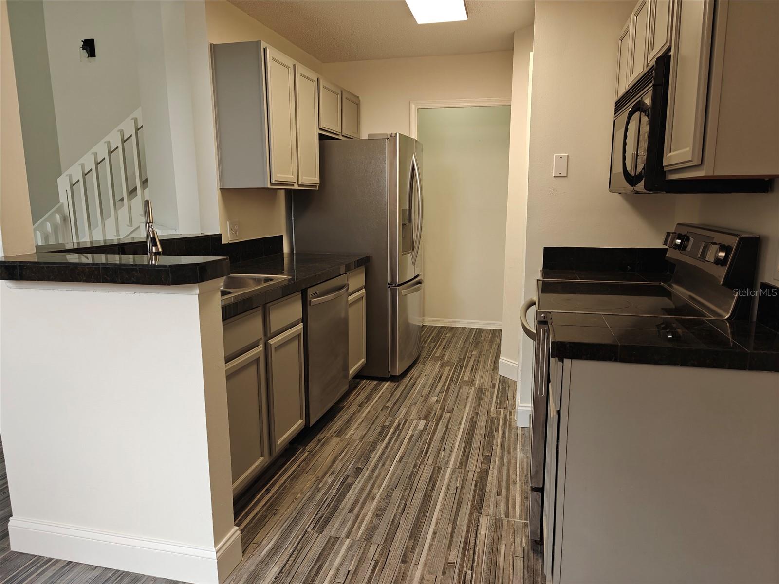 Image 7 of 17 For 948 Bird Bay Court 202