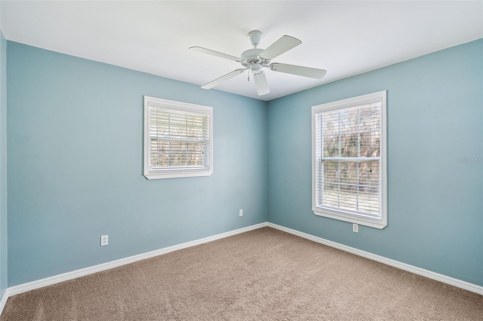 Image 16 of 41 For 14335 Fresno Drive