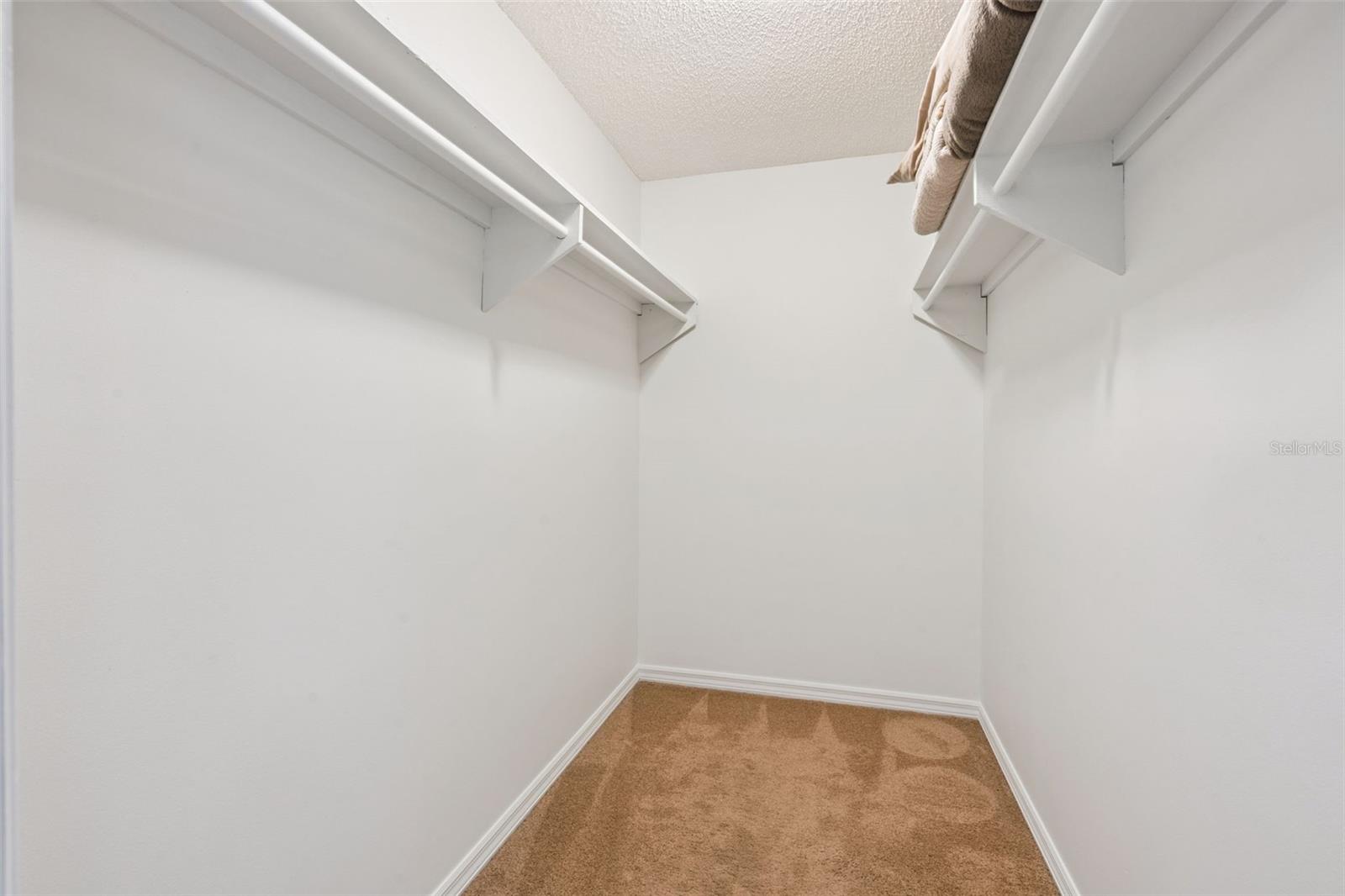 Image 22 of 41 For 14335 Fresno Drive