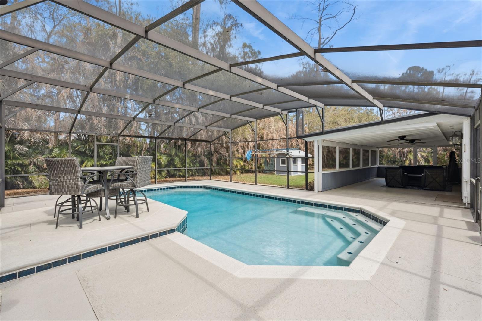 Image 26 of 41 For 14335 Fresno Drive