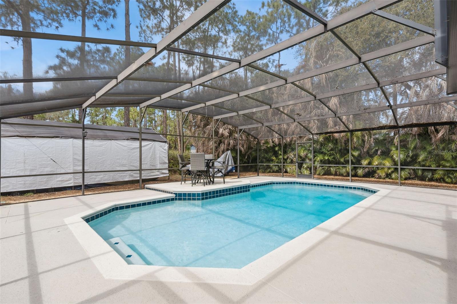 Image 27 of 41 For 14335 Fresno Drive