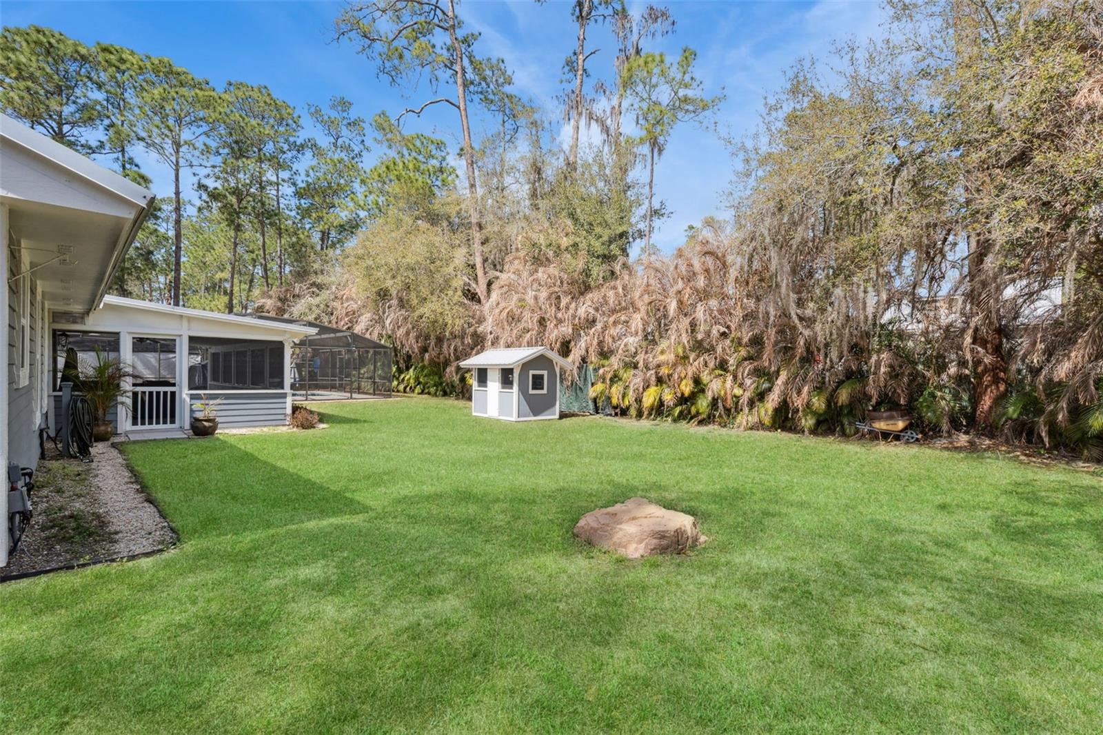 Image 31 of 41 For 14335 Fresno Drive