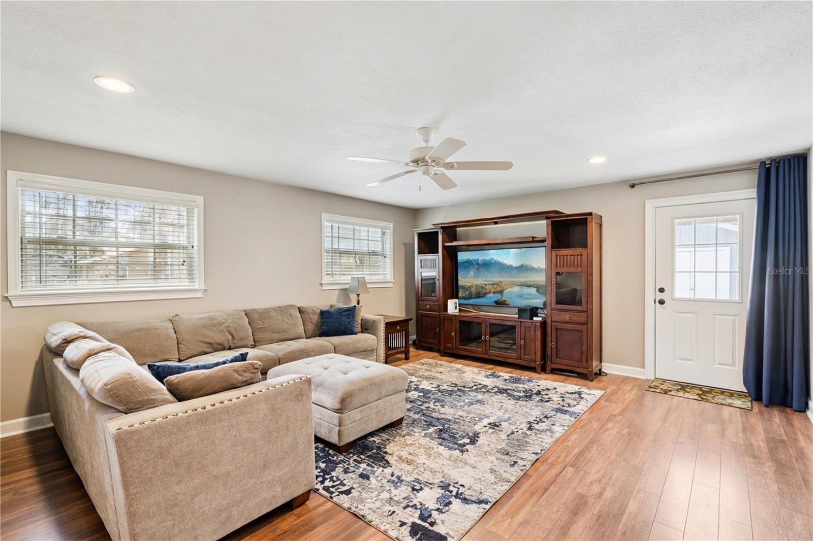 Image 4 of 41 For 14335 Fresno Drive