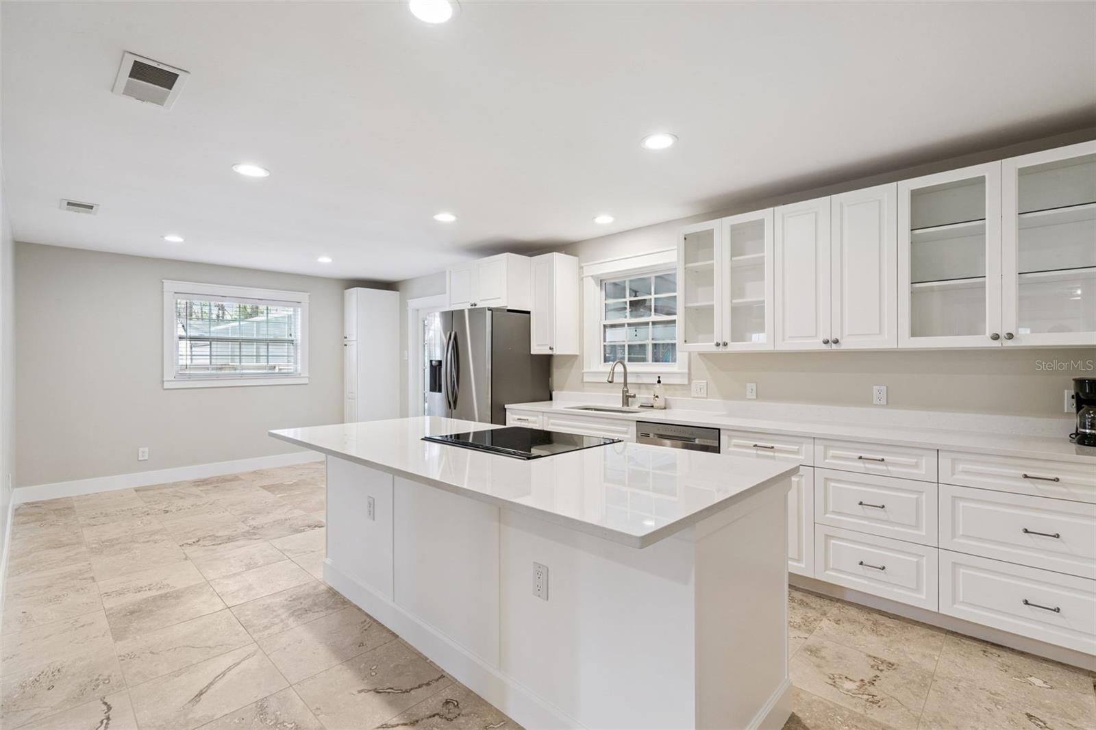 Image 9 of 41 For 14335 Fresno Drive