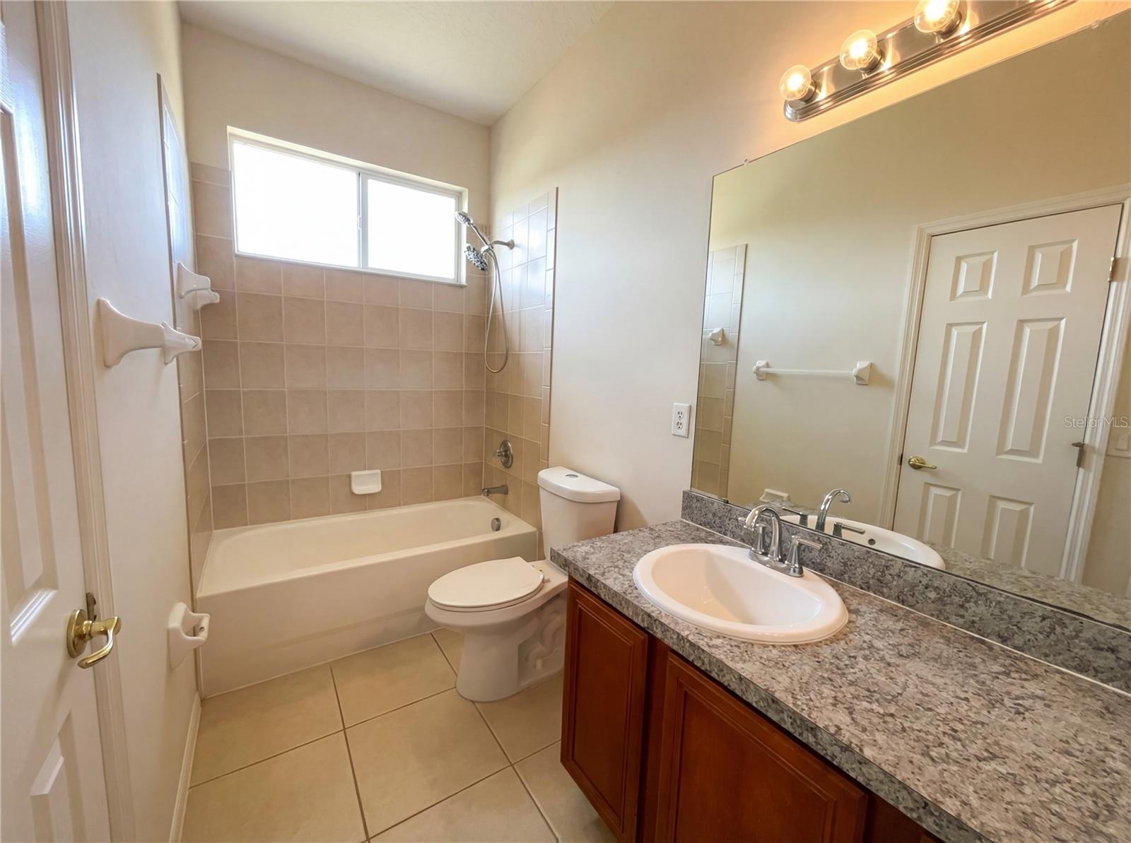 Image 20 of 24 For 18010 Java Isle Drive