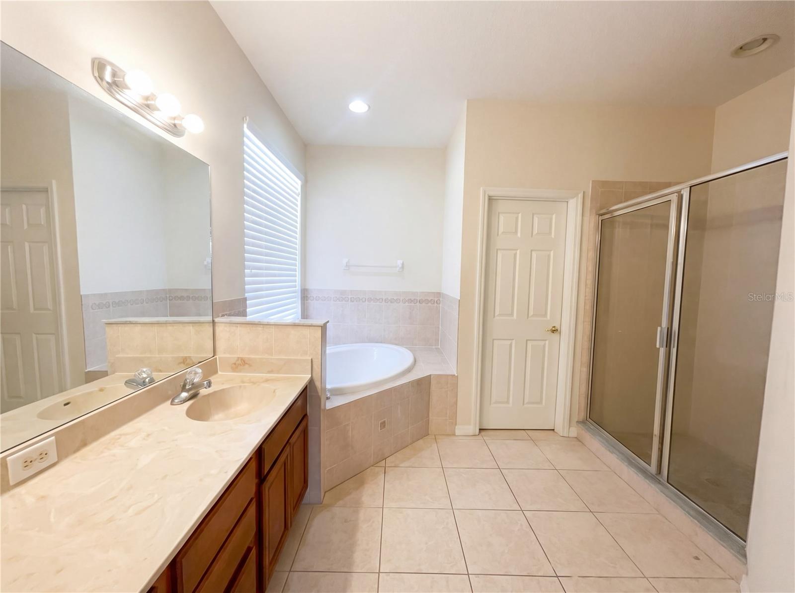 Image 6 of 24 For 18010 Java Isle Drive