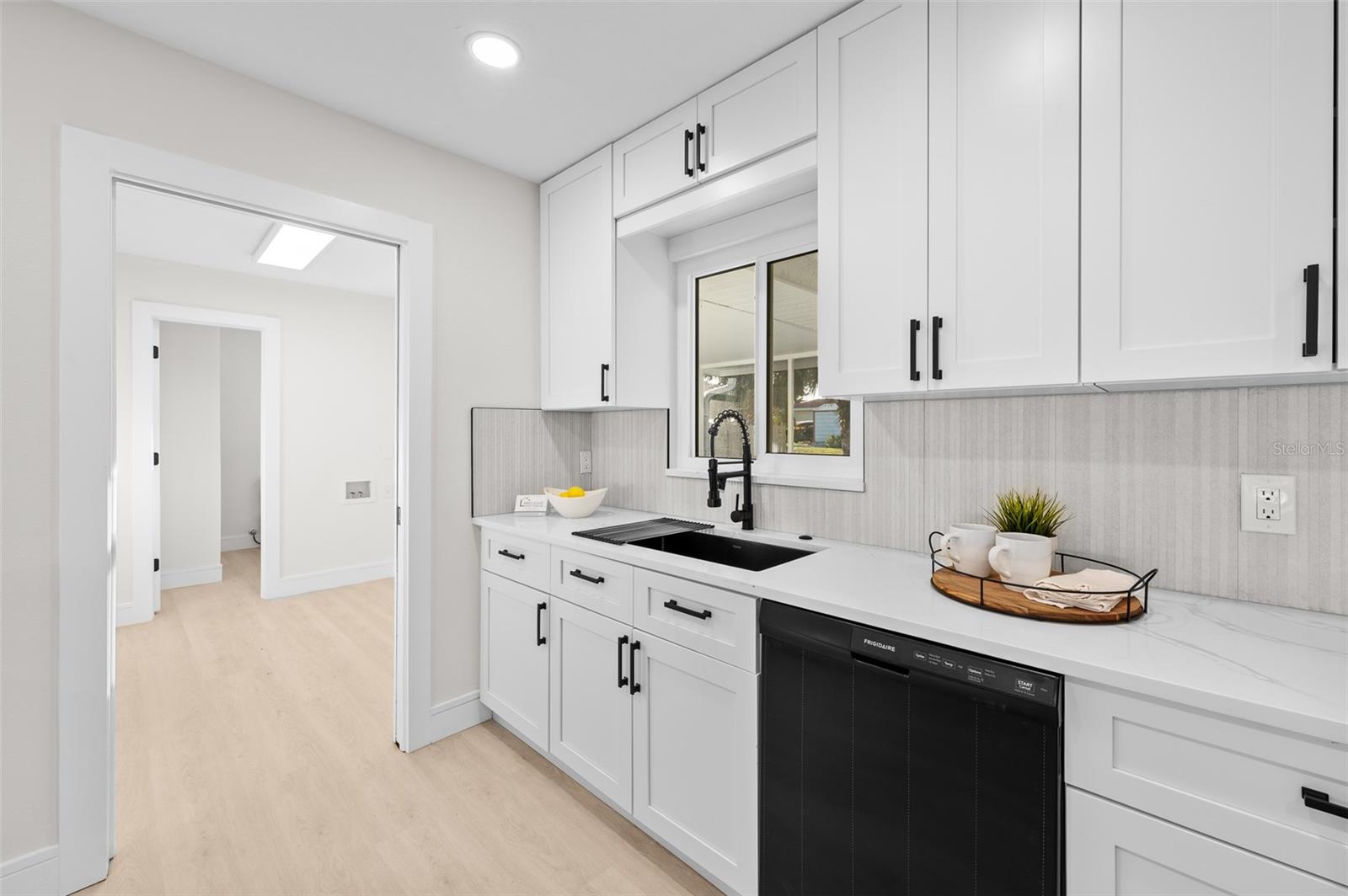 Image 19 of 89 For 105 12th Street Sw