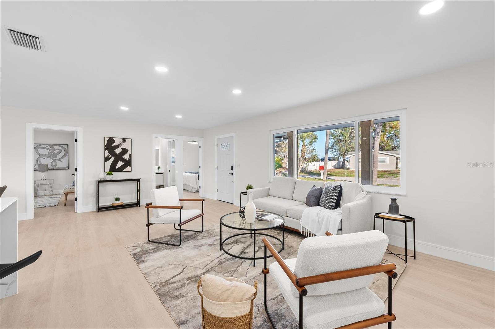 Image 24 of 89 For 105 12th Street Sw