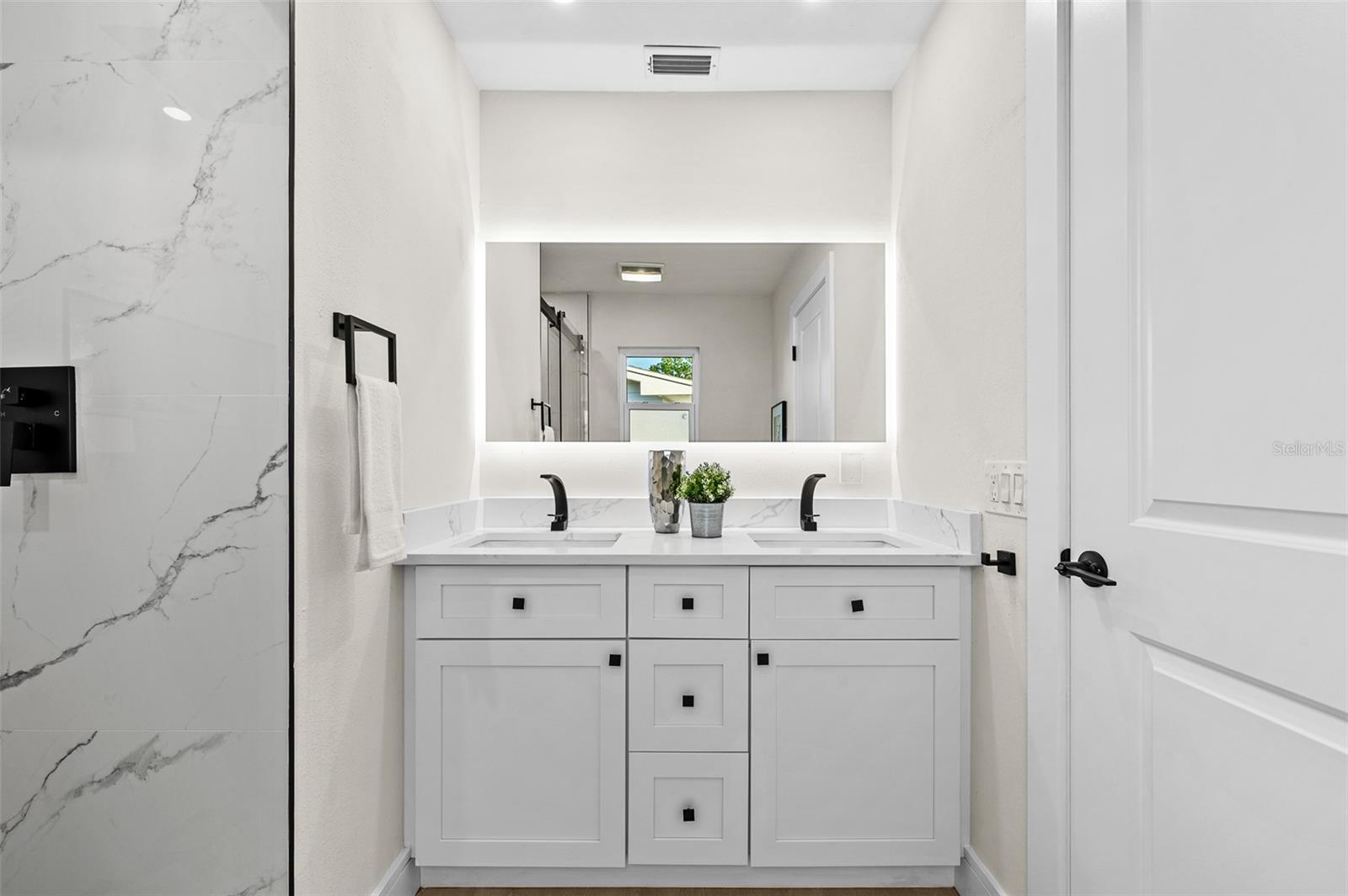 Image 35 of 89 For 105 12th Street Sw