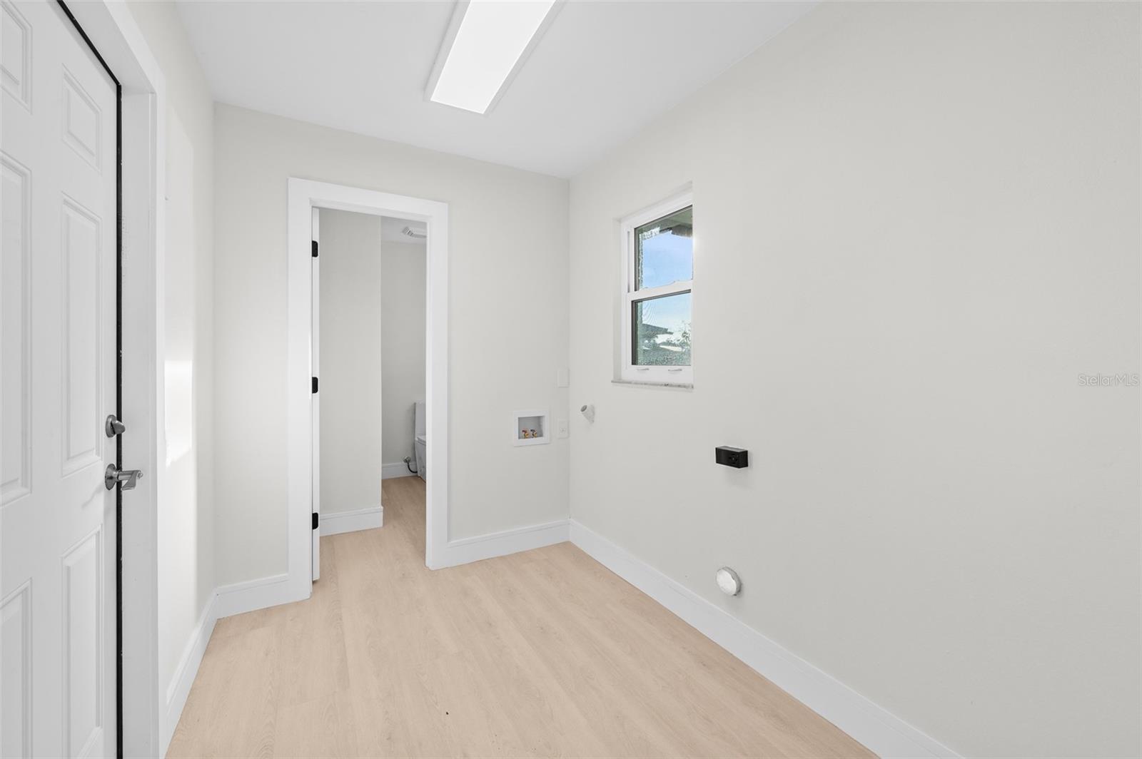 Image 37 of 89 For 105 12th Street Sw