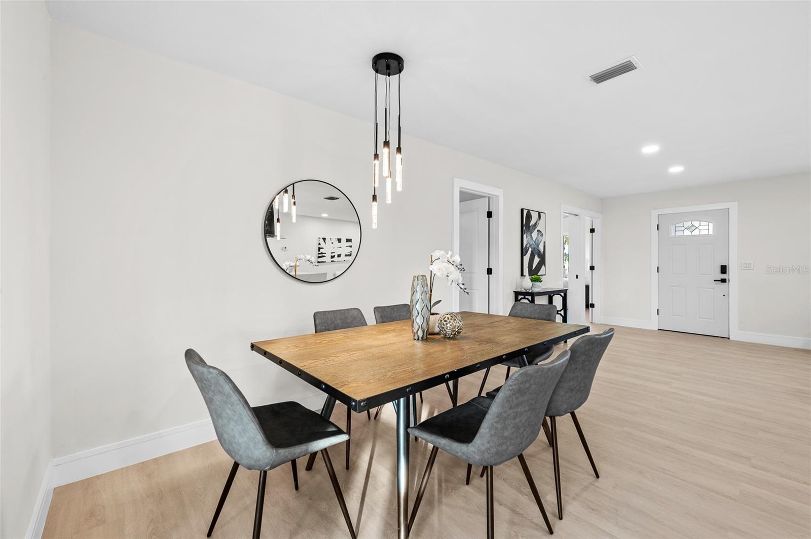 Image 41 of 89 For 105 12th Street Sw