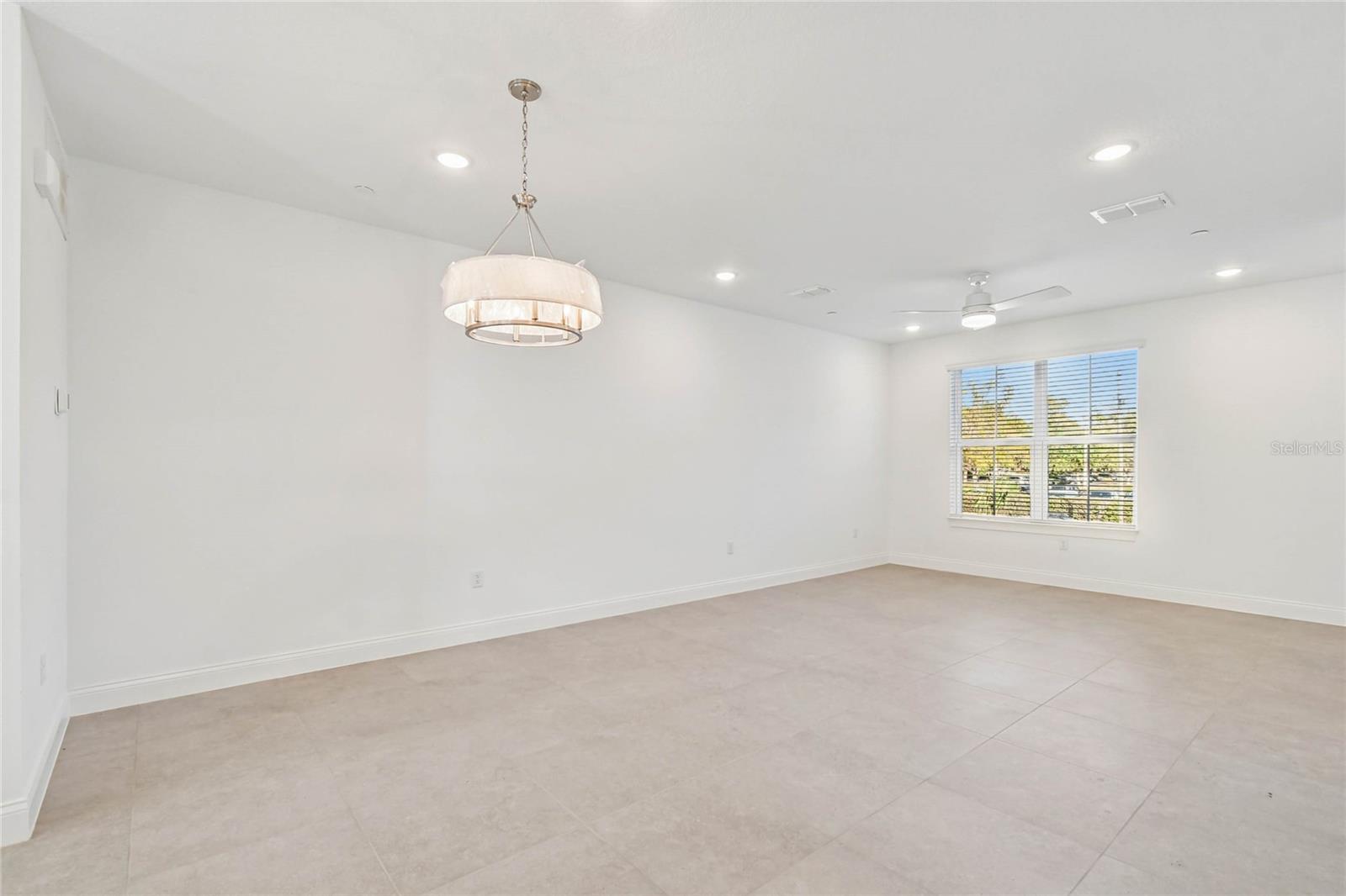 Image 11 of 30 For 217 Pasquala Way 19