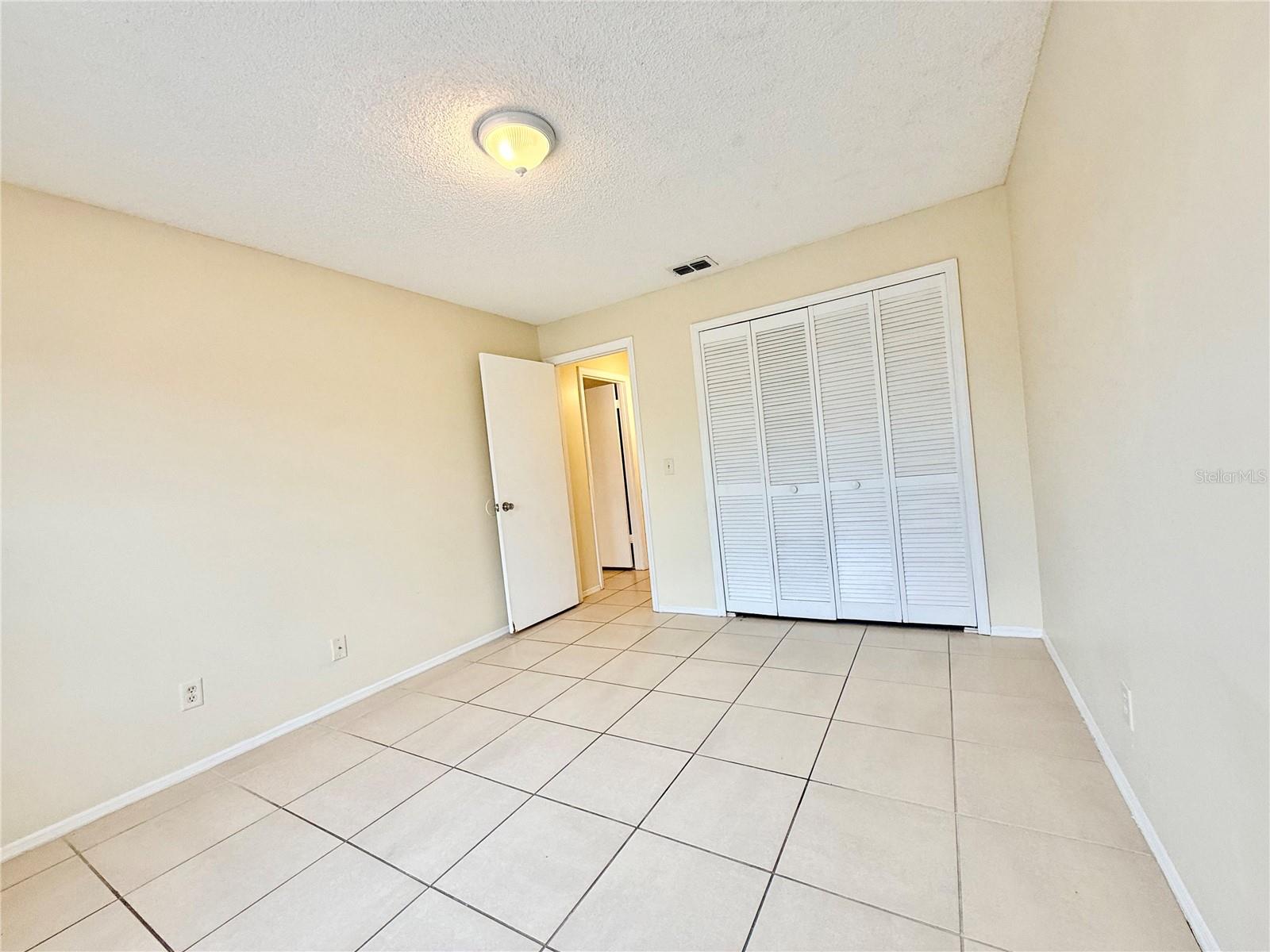 Image 19 of 28 For 4326 Pershing Pointe Place 3