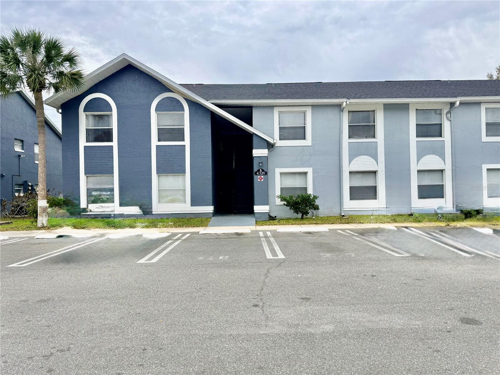 Image 2 of 28 For 4326 Pershing Pointe Place 3