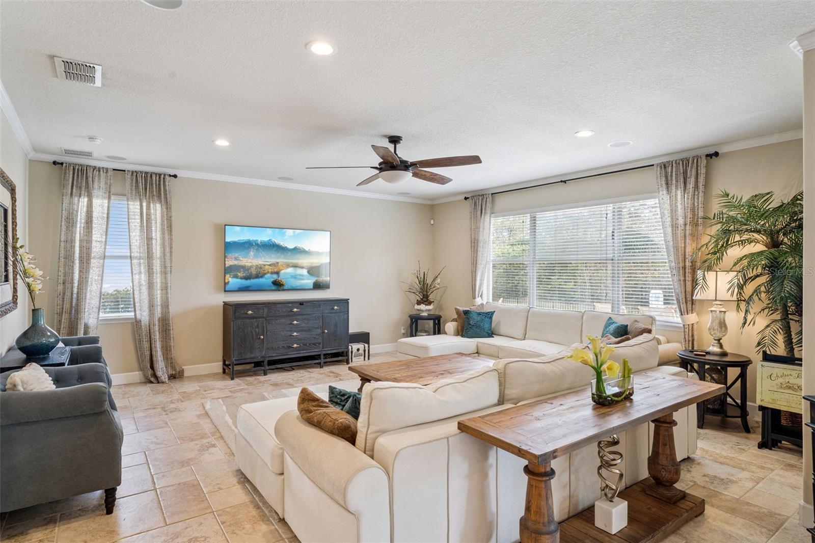 Image 9 of 77 For 11818 Fiore Drive