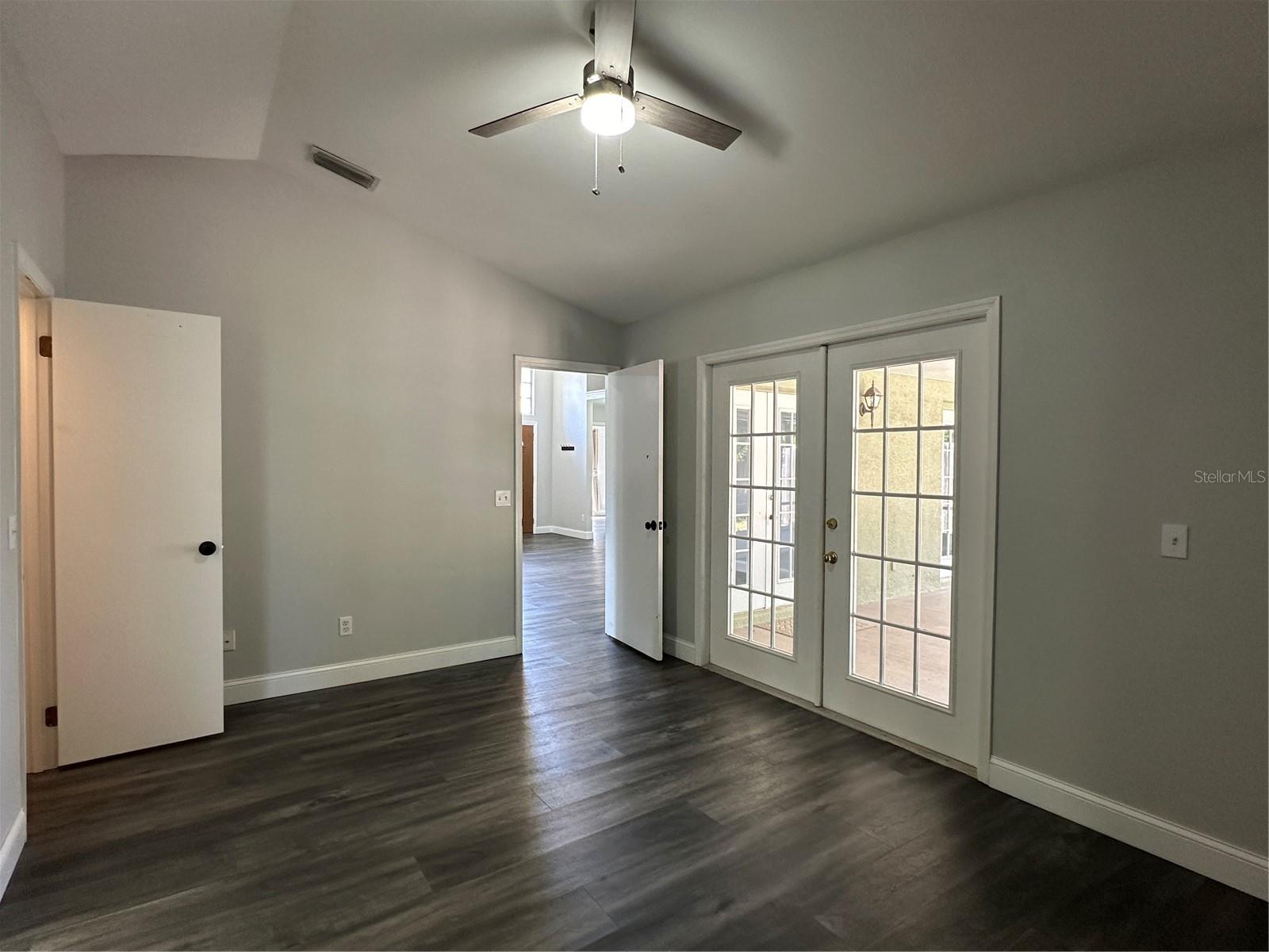 Image 12 of 23 For 1073 Country Cove Court