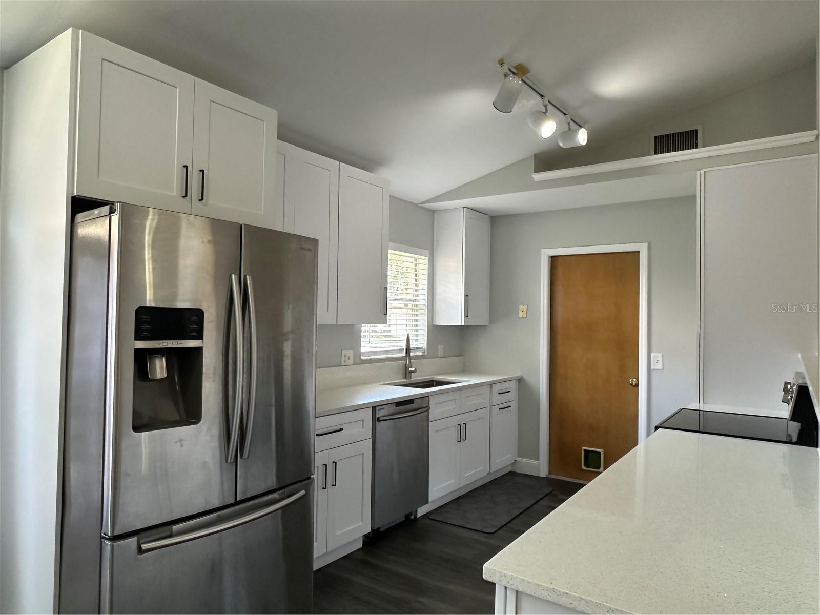 Image 3 of 23 For 1073 Country Cove Court