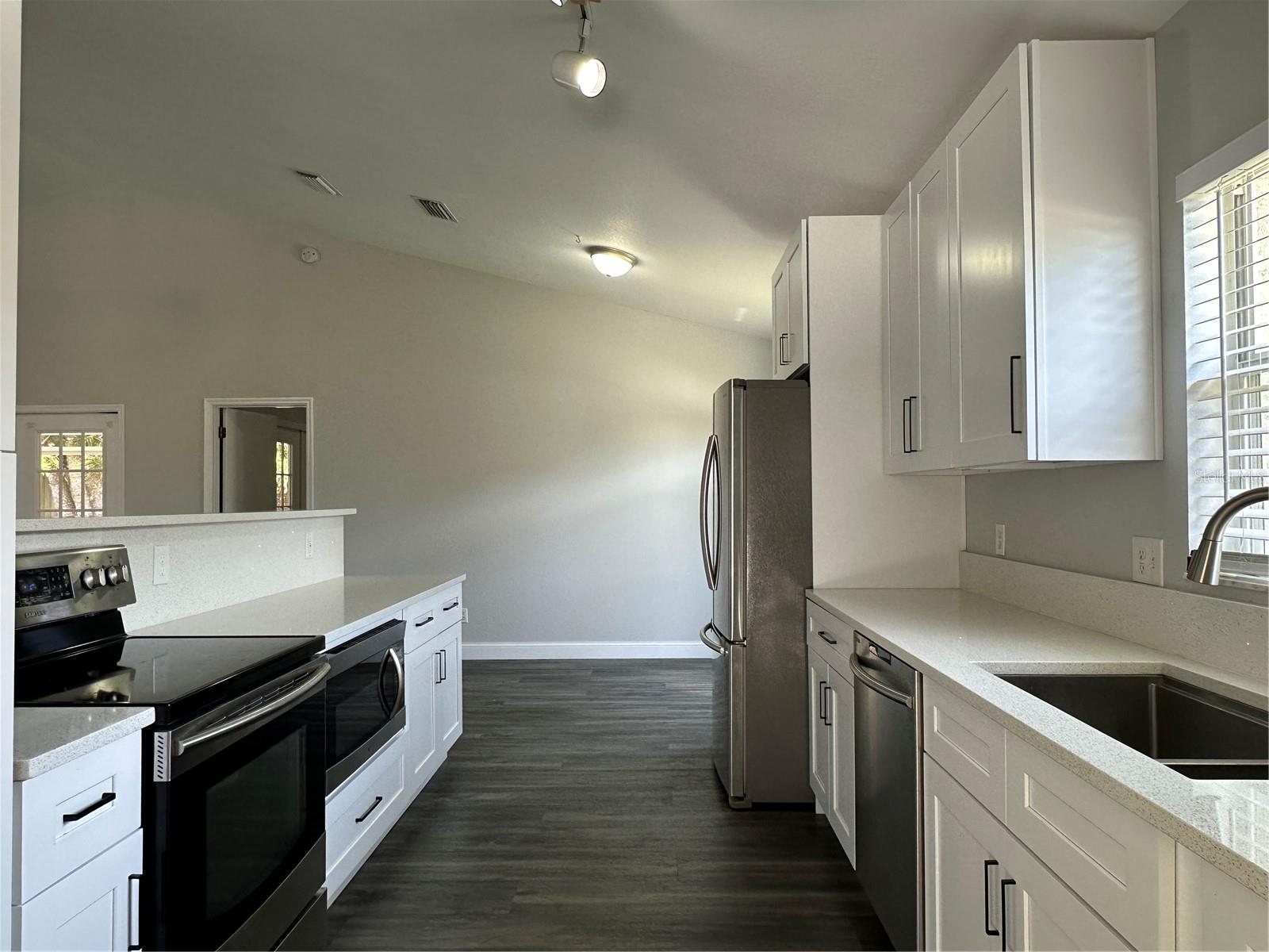 Image 5 of 23 For 1073 Country Cove Court