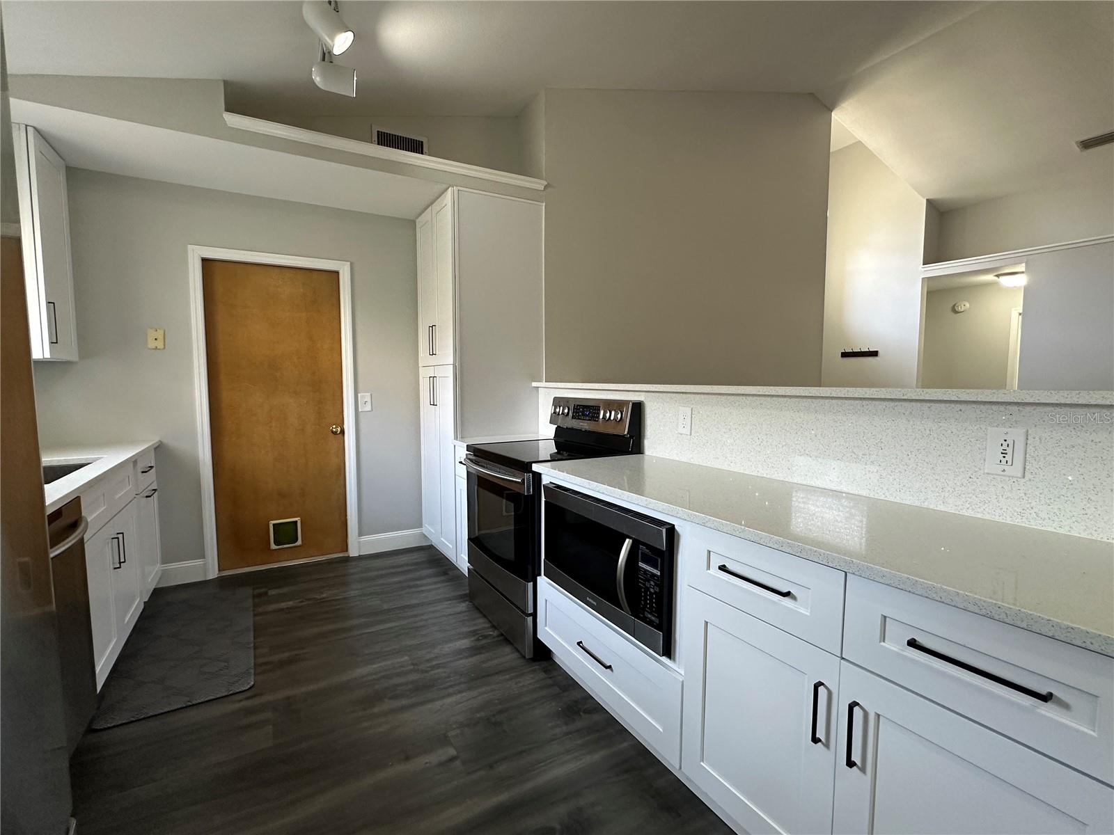 Image 6 of 23 For 1073 Country Cove Court