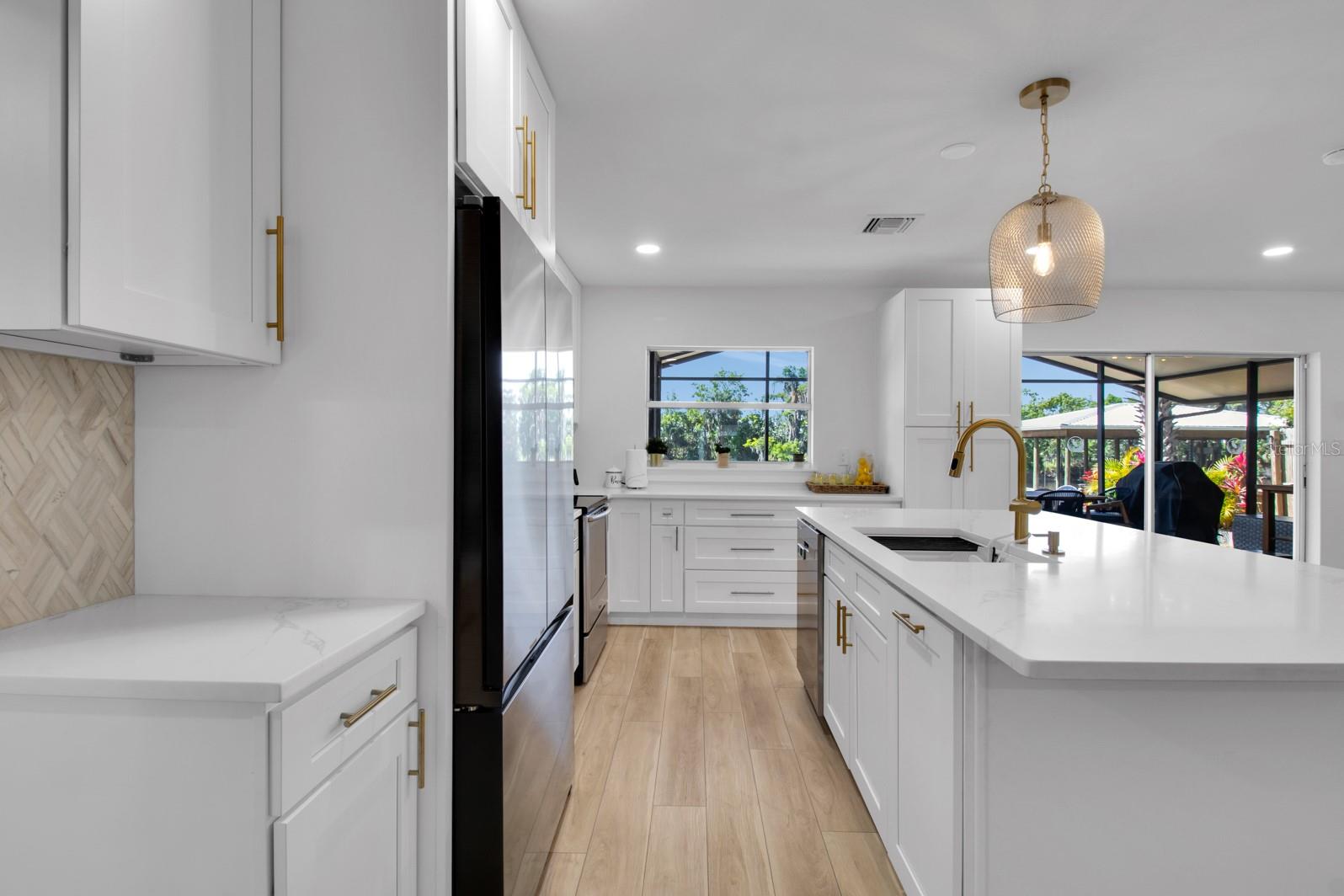 Image 7 of 35 For 1155 Lemon Bluff Road