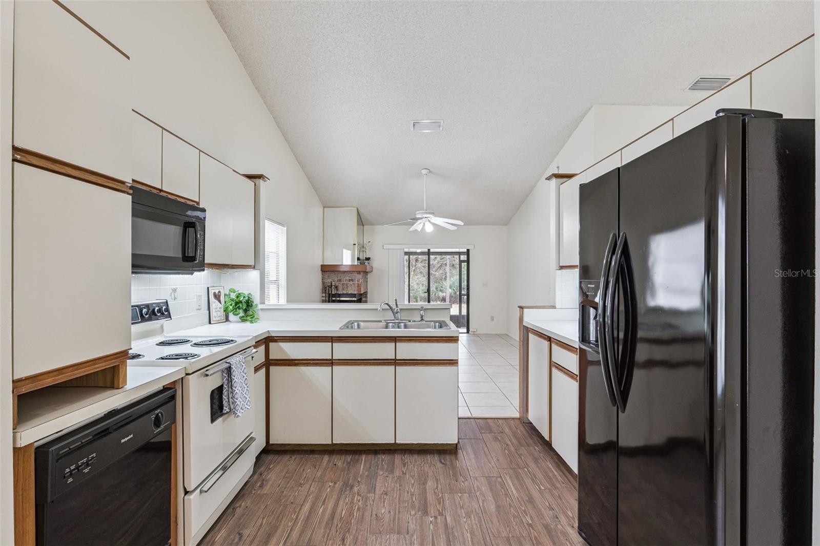 Image 14 of 35 For 1041 Dees Drive