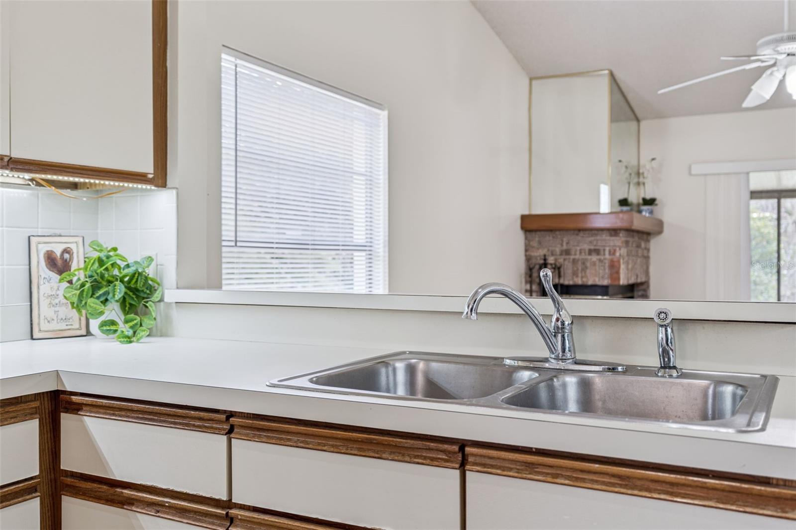 Image 15 of 35 For 1041 Dees Drive