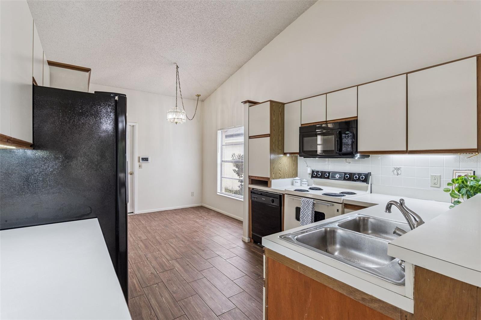 Image 16 of 35 For 1041 Dees Drive