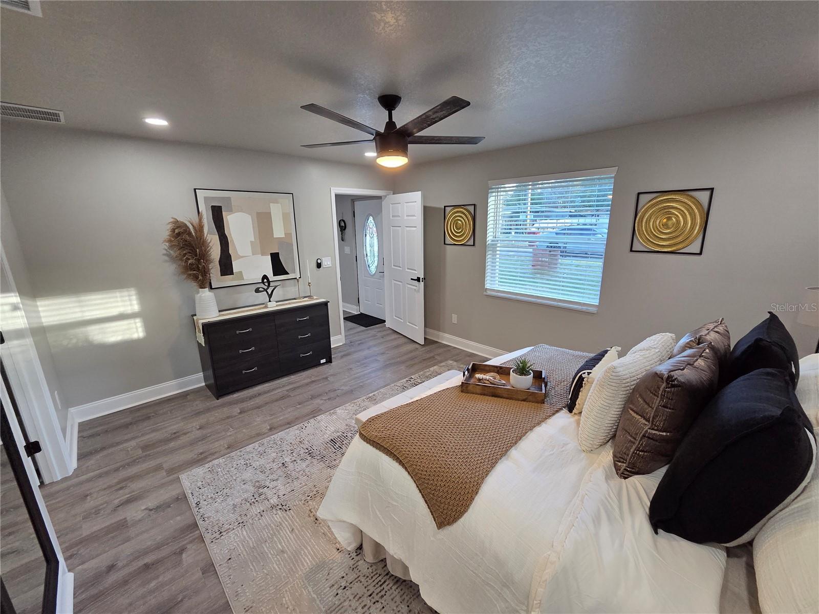 Image 16 of 64 For 1106 Valencia Road