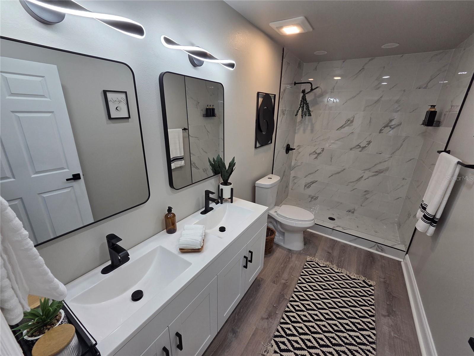 Image 21 of 64 For 1106 Valencia Road