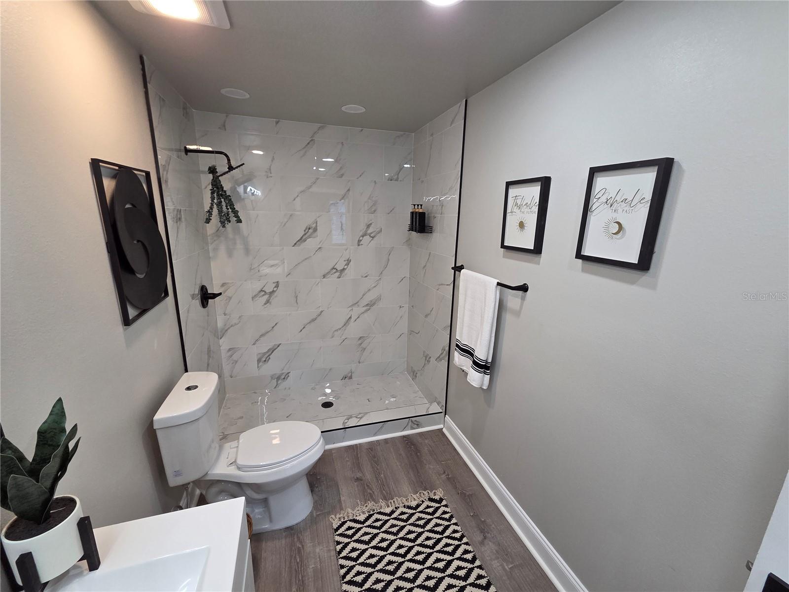 Image 22 of 64 For 1106 Valencia Road