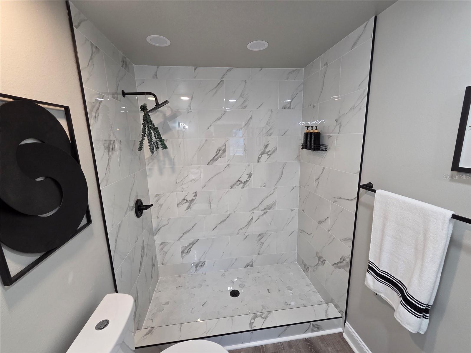 Image 23 of 64 For 1106 Valencia Road