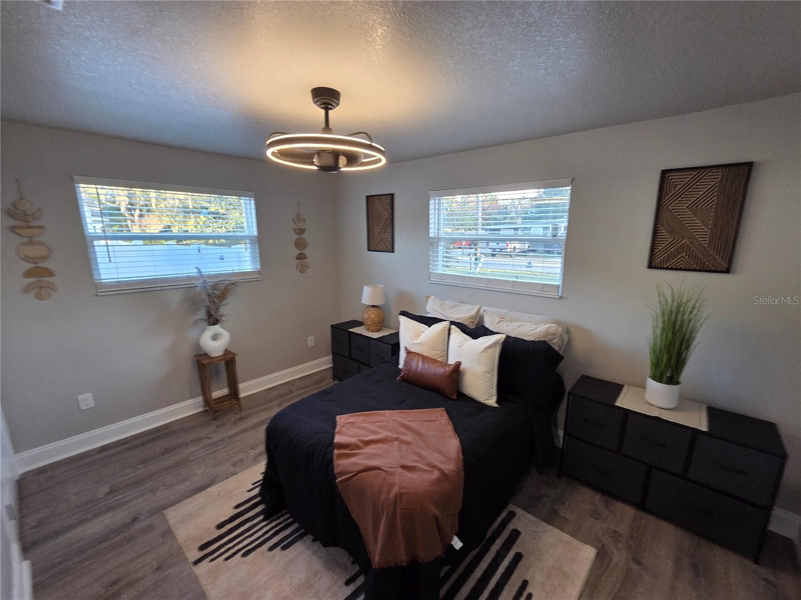 Image 27 of 64 For 1106 Valencia Road