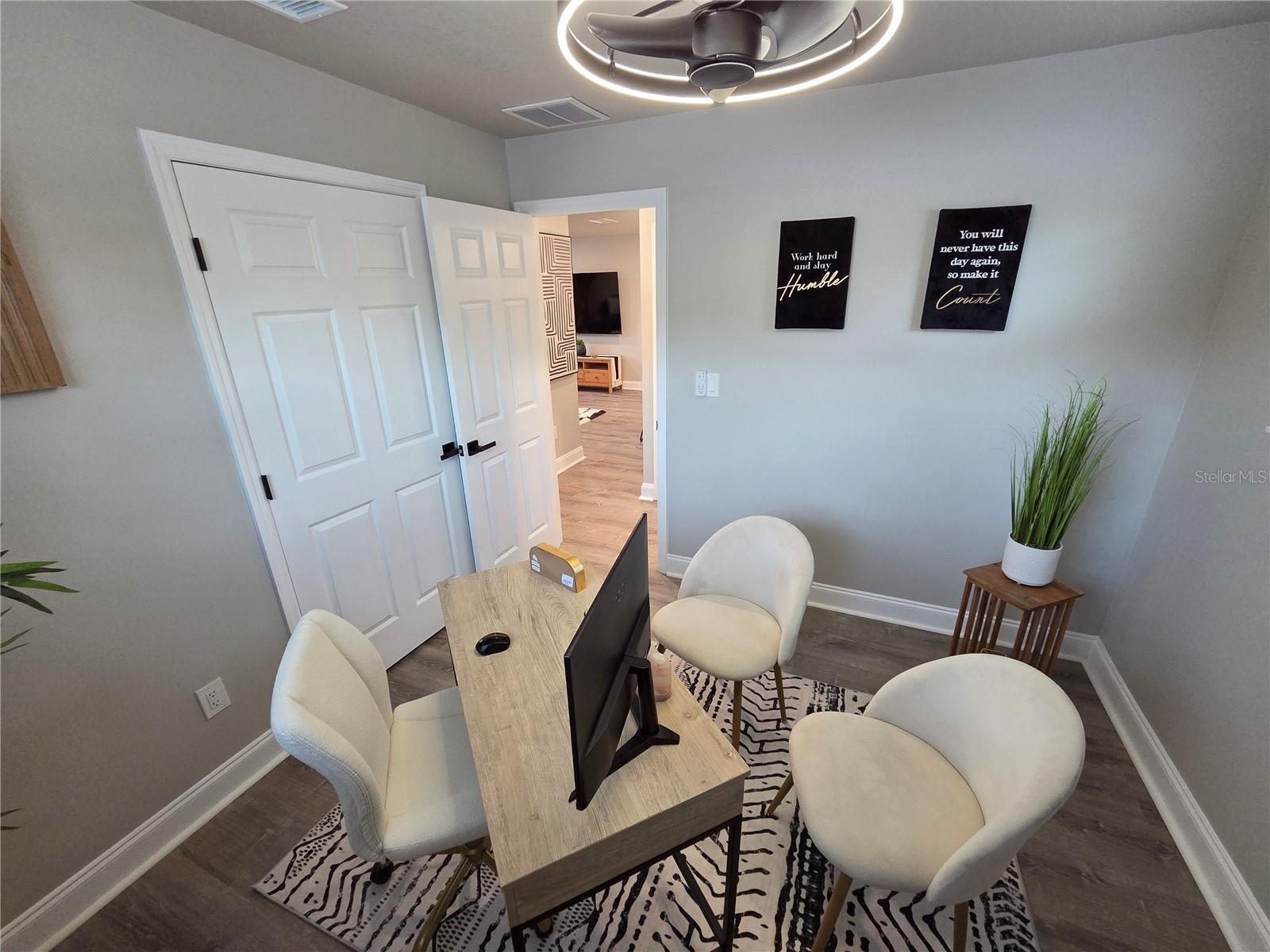 Image 33 of 64 For 1106 Valencia Road