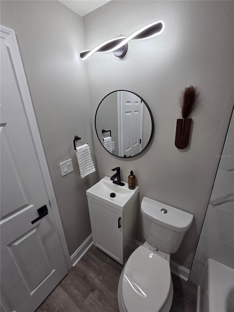 Image 38 of 64 For 1106 Valencia Road