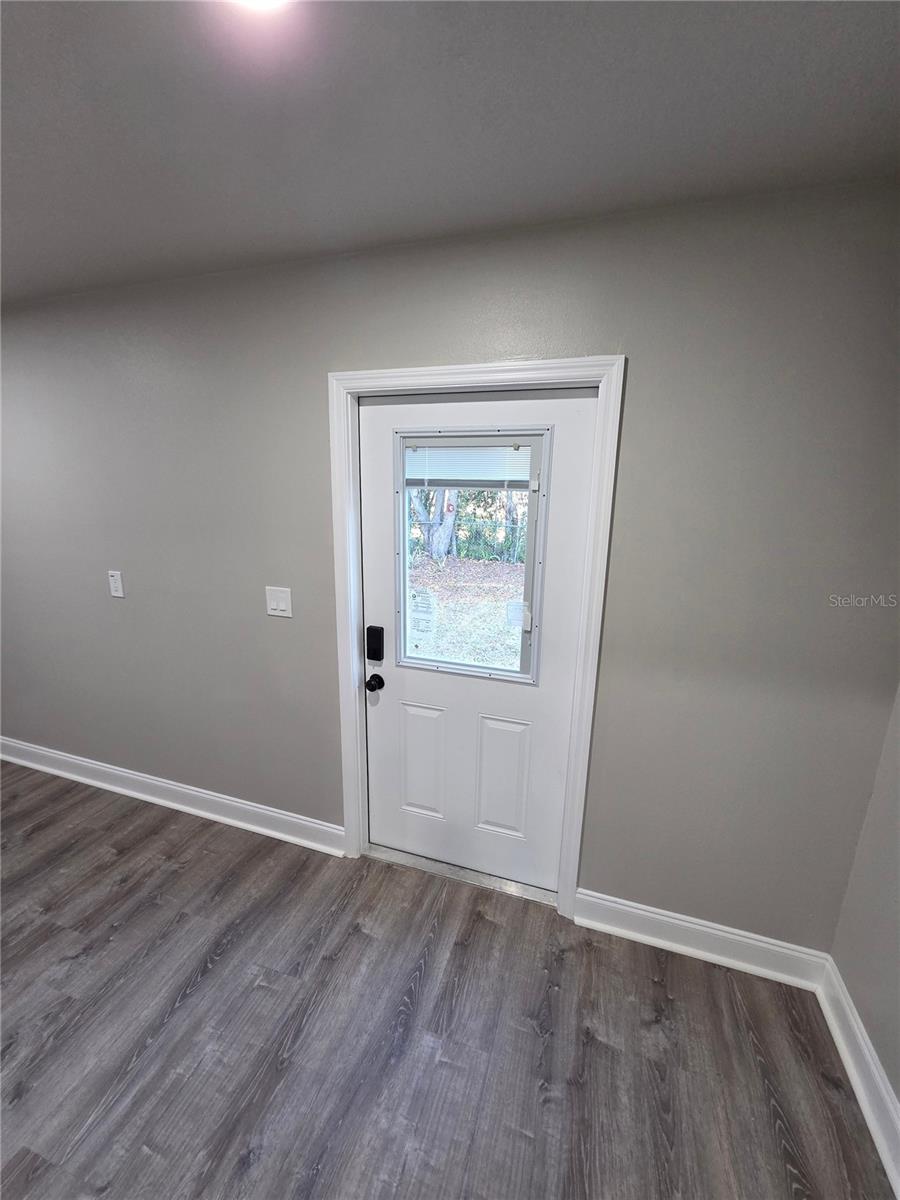 Image 47 of 64 For 1106 Valencia Road