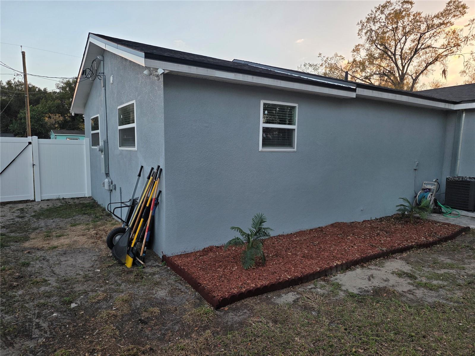 Image 51 of 64 For 1106 Valencia Road