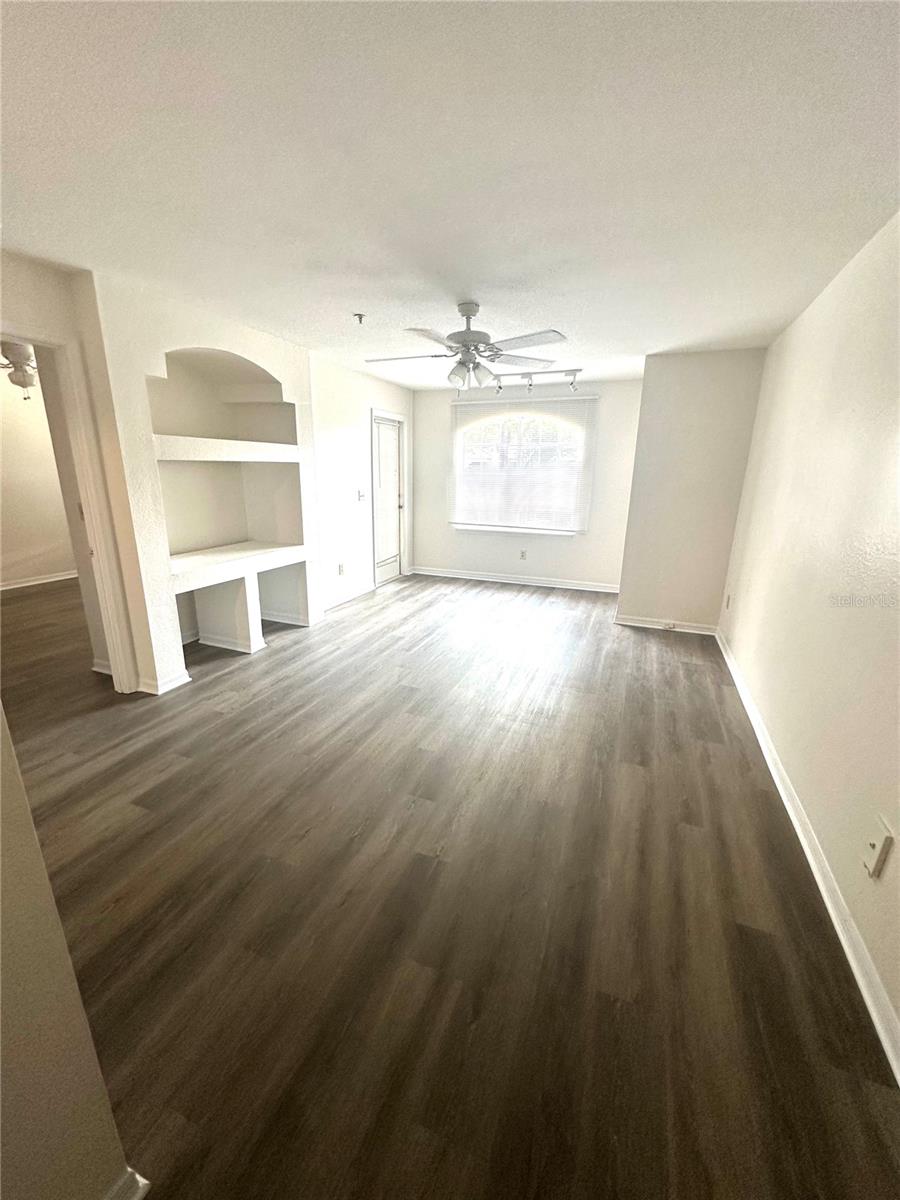 Image 4 of 15 For 7250 Westpointe Boulevard 1028