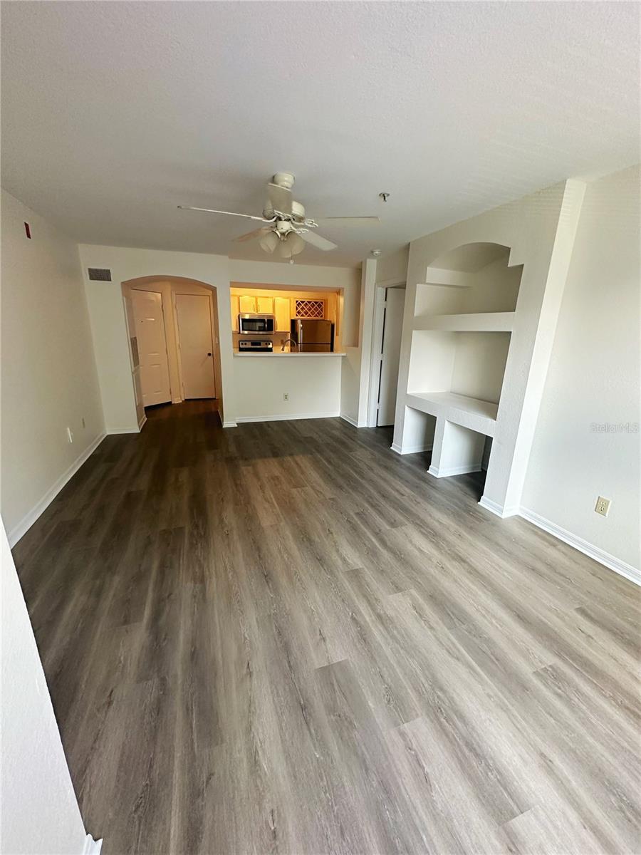 Image 5 of 15 For 7250 Westpointe Boulevard 1028