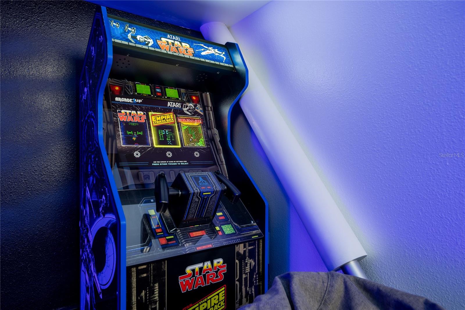 Image 32 of 100 For 7487 Gathering Drive